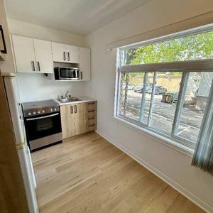 1 1/2 tout compris avec internet décembre - Photo 2