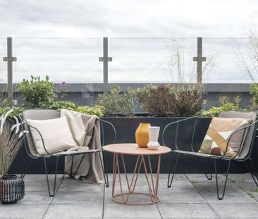 *** 2 weeks rent free for October move ins * Rent at the iconic Tha... - Photo 2