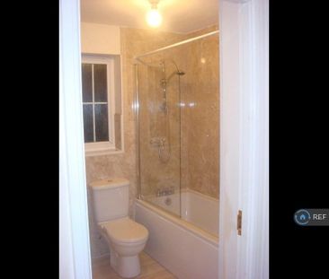 3 bedroom end of terrace house to rent - Photo 4