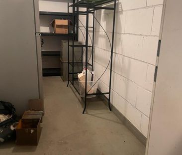 Moderne zwei Zimmerwohnung mit zwei großen Balkontür Terrassen - Foto 1