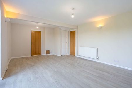 A beautifully refurbished cottage with far reaching views of the Hampshire countryside. *Please Note - We are aware that there is planning in the local vicinity https://pophamlogistics.co.uk - Photo 3