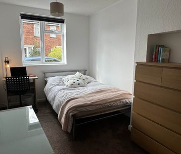 3 bed terraced house to rent in Alice Templer Close, Exeter, EX2 - Photo 5