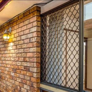 1 Bedroom Unit with All the Convenience at Doorstep. Rent includes Water - Photo 3
