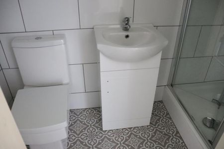 2 bedroom ground floor maisonette to rent - Photo 3