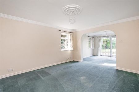 4 bedroom detached house to rent - Photo 4