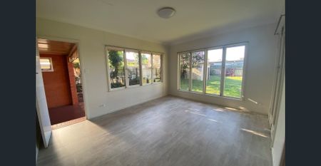 Brick Home for Rent – Perfect for Working Couples Seeking Space and Comfort! - Photo 3