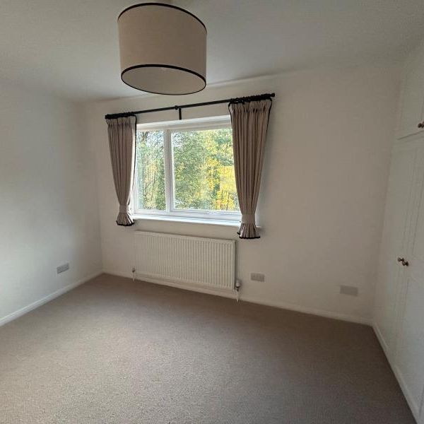 Rosetrees, Guildford, Surrey, GU1 - Photo 1