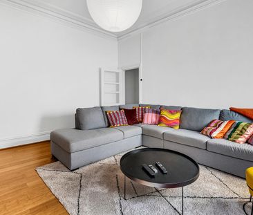 Charming Thornbury Home in a Prime Lifestyle Location - Photo 2