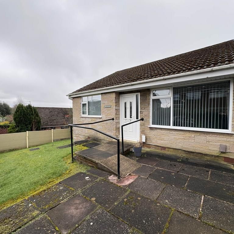 3 bedroom detached bungalow to rent - Photo 1