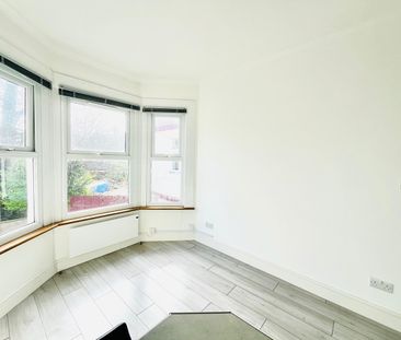 1 Bed Flat, Gowan Road, NW10 - Photo 2