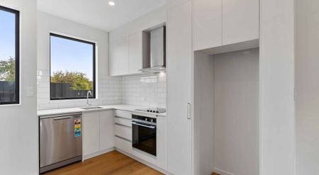 Modern Luxury - Unbeatable Location - Photo 5