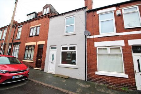 3 bedroom terraced house to rent - Photo 3