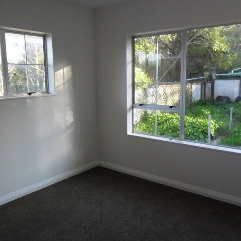 3 Bedroom home in Belmont - Photo 1