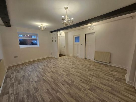 2 bedroom ground floor flat to rent - Photo 1