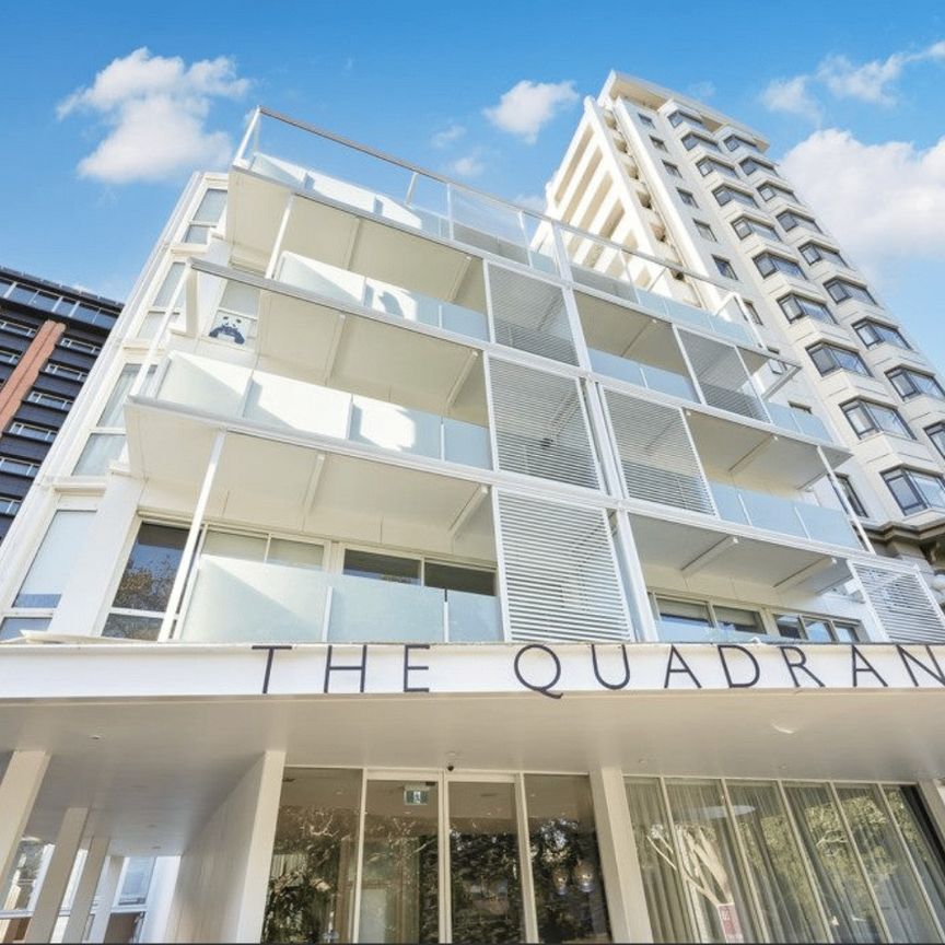 2 Bedroom Furnished Apartment near University - Photo 1