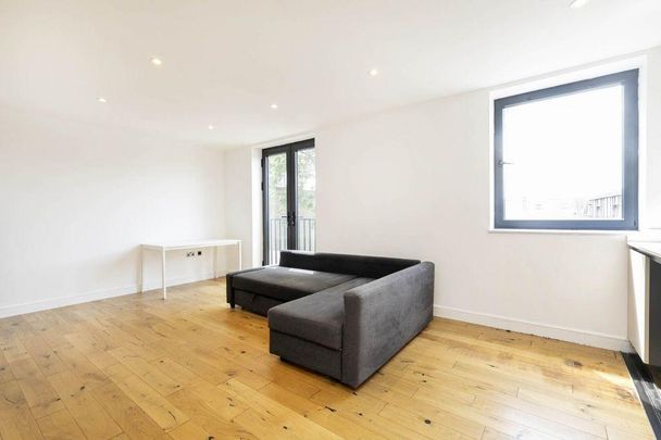 3 bedroom apartment to rent - Photo 1