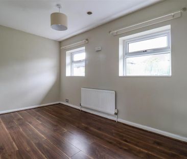 2 bedroom semi-detached house to rent - Photo 6