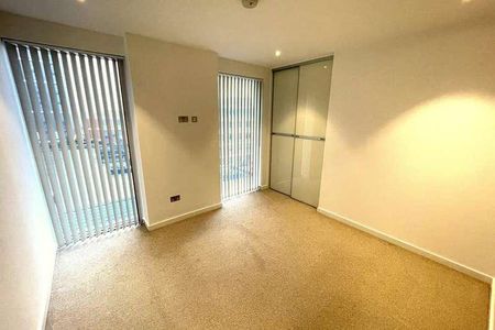 Fairfield Avenue, Staines, TW18 - Photo 2