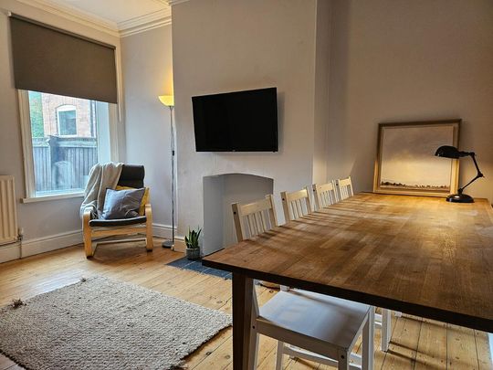 4 bedroom semi-detached house to rent - Photo 1