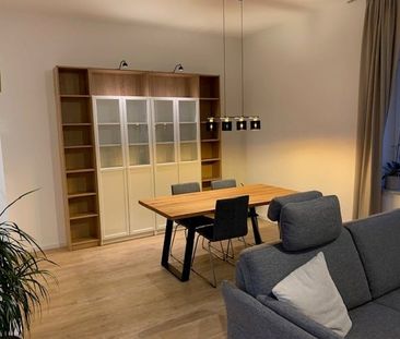 Lichtdurchflutete 3-Zimmer-Wohnung mit Loggia und Einbauküche! - Foto 1