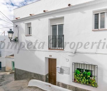 Townhouse in Cómpeta, Inland Andalucia in the mountains - Photo 2