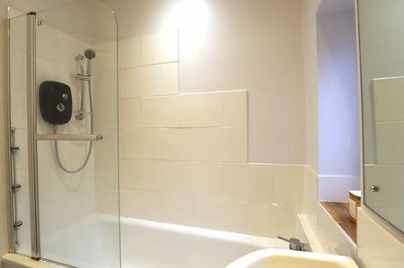 3 bedroom terraced house to rent - Photo 2