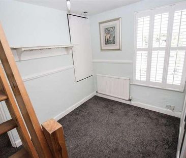 Ray Cottages, Uttons Avenue, Leigh On Sea, SS9 - Photo 2