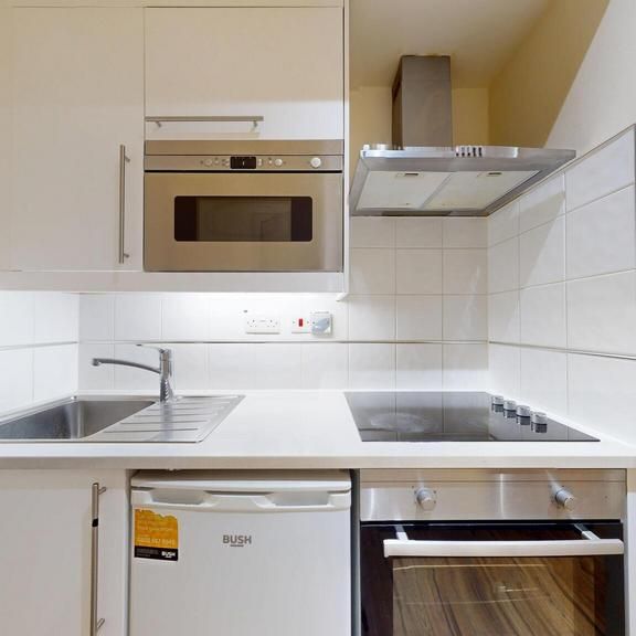 Studio to rent - Photo 1