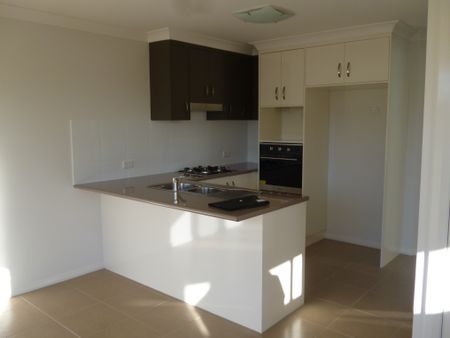 2 Bedroom unit in popular South Lakes Estate - Photo 3