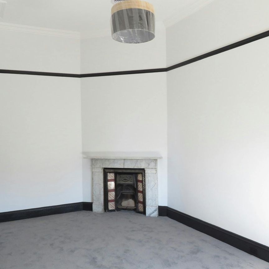 EXECUTIVE 4 BEDROOM APARTMENT IN THE CBD! - Photo 1