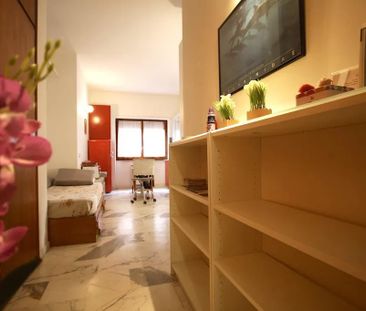 Via Giovanni Aurispa, Rome, Lazio 00167 - Photo 5