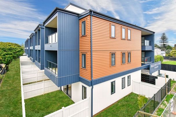 Fully Furnished & Parking Onsite! - Photo 1