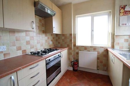 Strafford Gate, Potters, EN6 - Photo 5