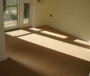 2 Bed Flat, Burns House, HA3 - Photo 4