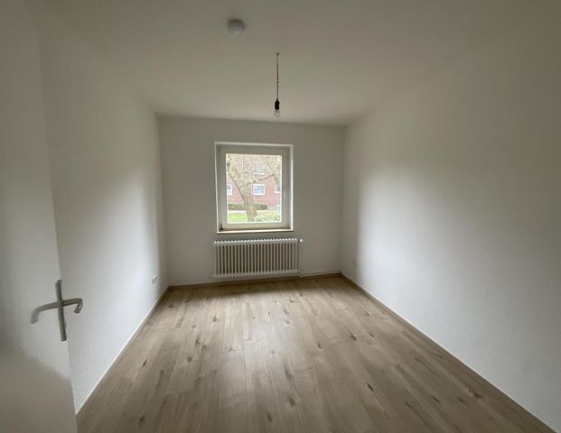 Geräumige 3-Zimmer-Wohnung mit Badewanne in Hochparterre in Fedderwardergroden! - Foto 1