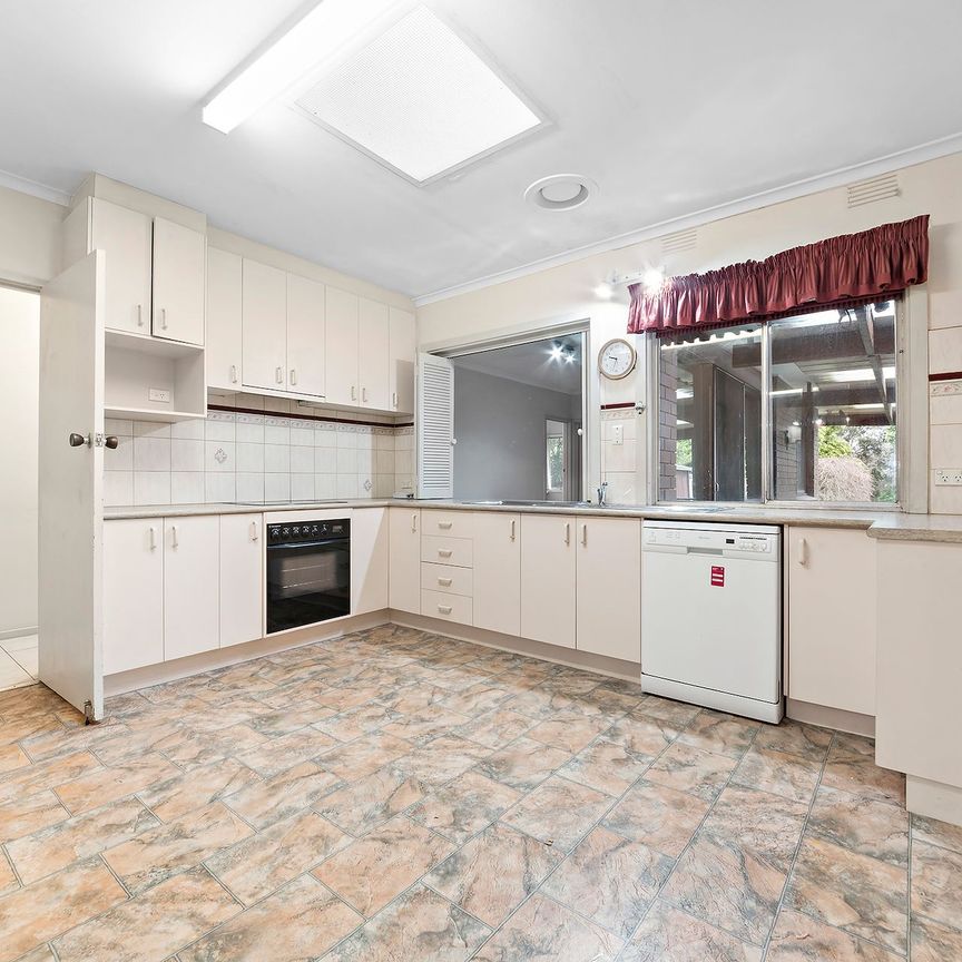 624 Mount Dandenong Road, Kilsyth. - Photo 1