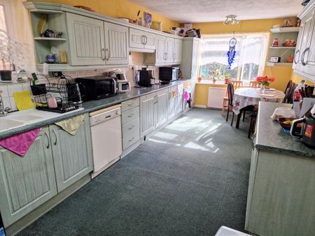 1 bedroom semi-detached house to rent - Photo 2