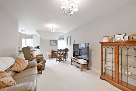 An exceptional two bedroom over 70s retirement apartment - Photo 2