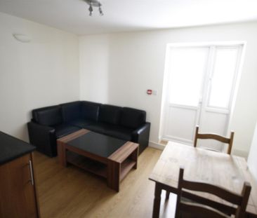 Colum Road Cardiff - Photo 1