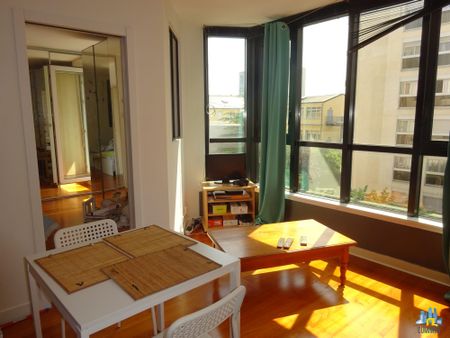 Location Appartement 2 pièces 41m² COURBEVOIE 92400 - Photo 3