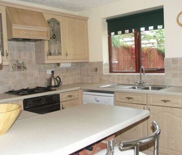 4 bedroom detached house to rent - Photo 4