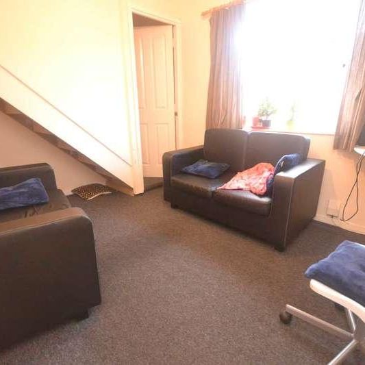 Blenheim Gardens, Reading, RG1 - Photo 1