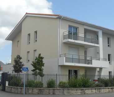 Location Appartement 2 pièces 45m² ST SEBASTIEN SUR LOIRE 44230 - Photo 2