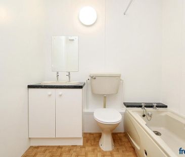 1 bedroom retirement property to rent - Photo 2