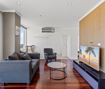 Sunlit Corner Apartment in Southbank's Arts Precinct - Photo 1