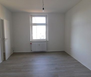 Direkt einziehen, frisch renoviert für Sie! Ideal als Single oder P... - Photo 1