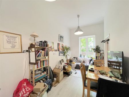 3 bedroom flat to rent - Photo 5