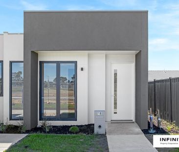 18 Mirimbah Walk, Wollert, Vic 3750 - Photo 5