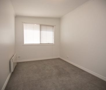 SPACIOUS UNIT CLOSE TO TOWN - Photo 3