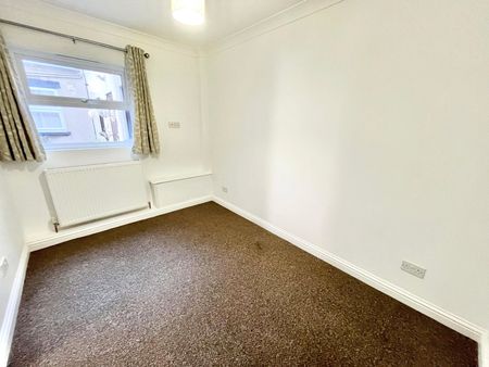 Mount Liell Court East, The Leas, Westcliff-on-Sea, Essex, SS0 8HH - Photo 5